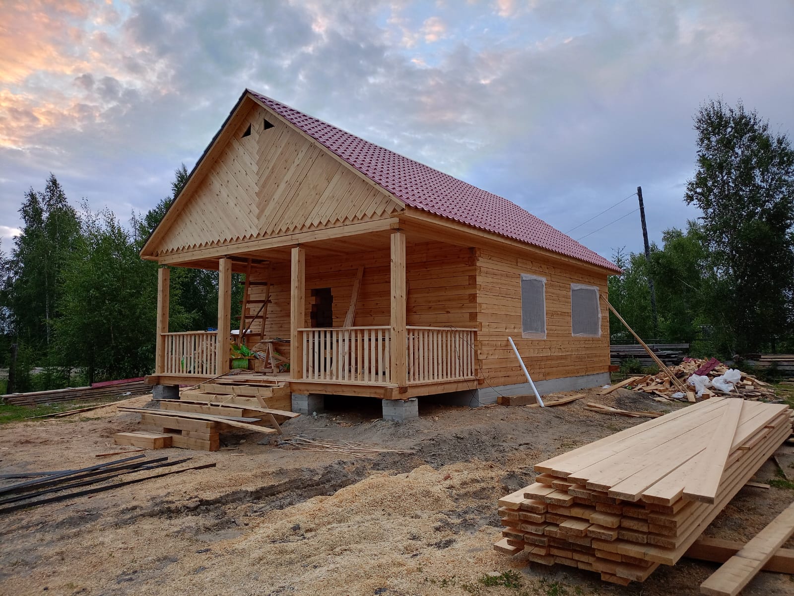 Дом из строганного бруса с террасой